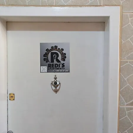 아파트 Redi's *